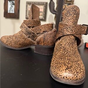 Leopard Print leather + fur women’s boots